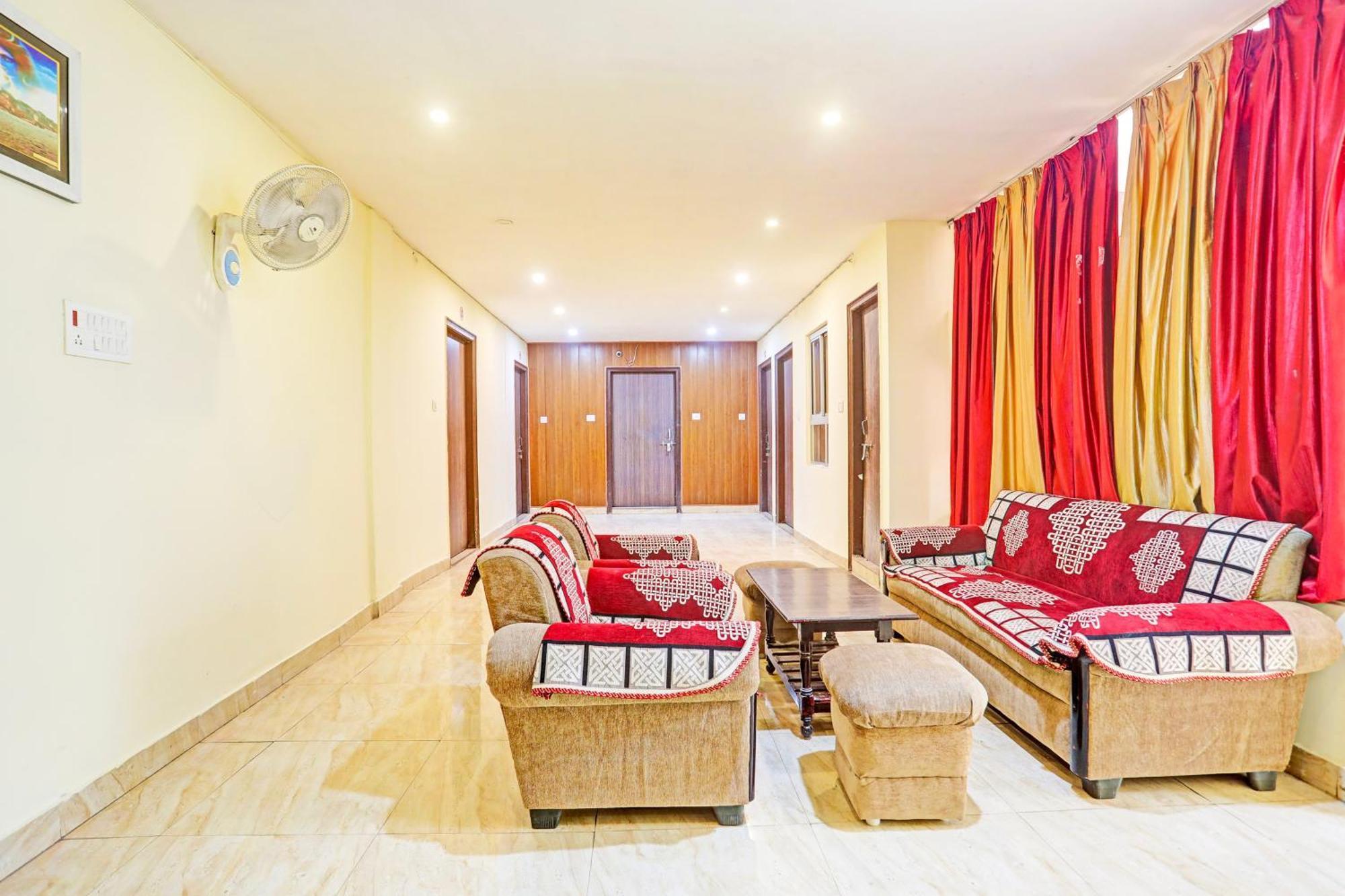 Hotel O Arvi Guest House Varanasi Exterior photo